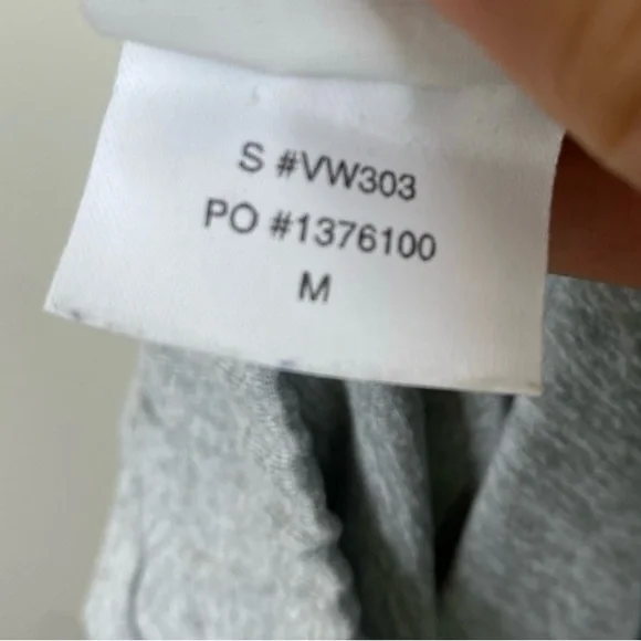 VUORI Women’s Performance Jogger Gray smoke free storage. - Picture 8 of 8